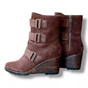Sorel Suede Boots, Size 8, Worn only once in excellent conditio
